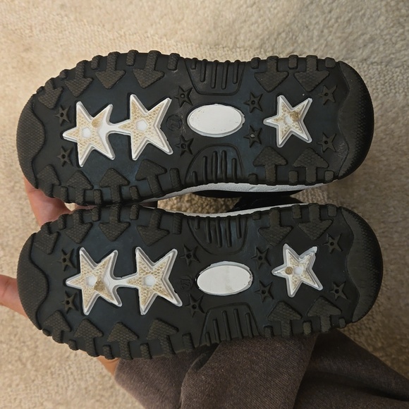 Boys snow boots size 10 toddler - Picture 3 of 6